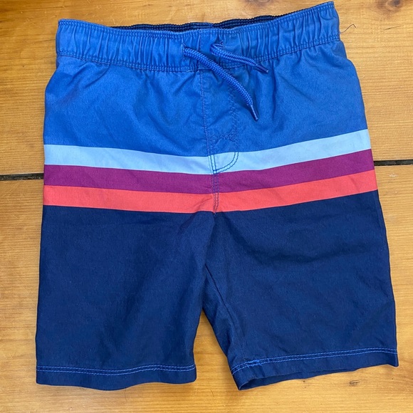 Pair of Old Navy Swim Trunks - 5T - Picture 2 of 11